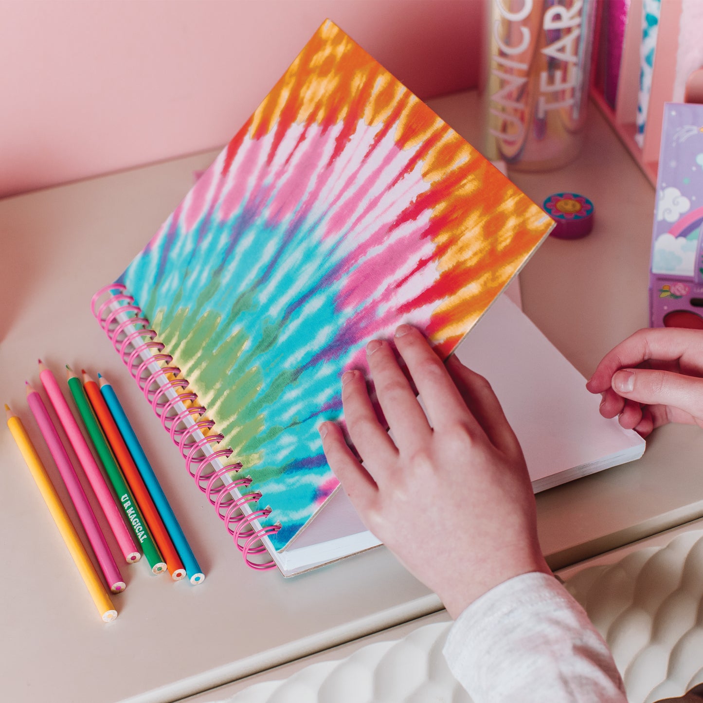 Tie Dye All-in-One Sketching Set